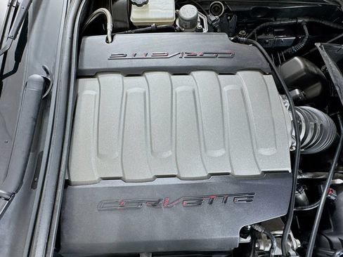 Used 2019 Chevrolet Corvette Stingray Coupe w/ Carbon Flash Badge Package RWD image 21