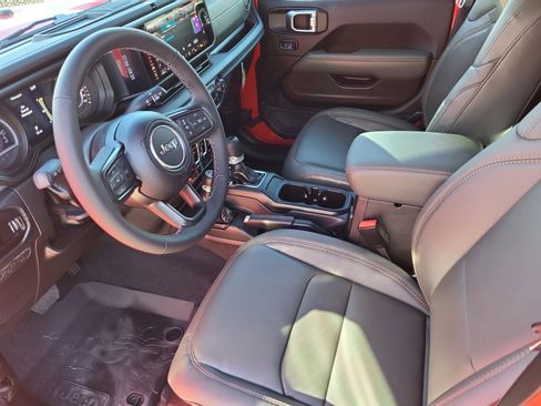 New 2025 Jeep Gladiator Mojave image 22
