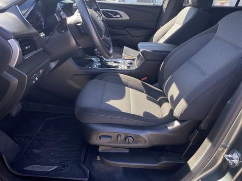 Used 2023 Chevrolet Traverse LT image 21