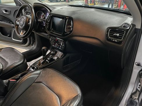 Used 2019 Jeep Compass Limited AWD/4WD image 18