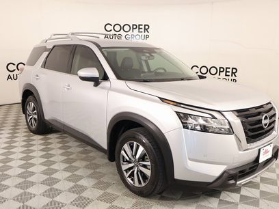 Used 2024 Nissan Pathfinder SL w/ Cargo Package