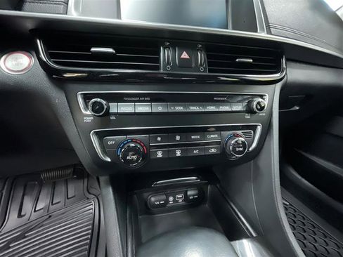 Used 2019 Kia Optima EX image 16