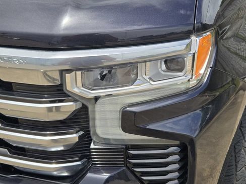 Used 2023 Chevrolet Silverado 1500 High Country w/ Z71 Off-Road Package AWD/4WD image 10