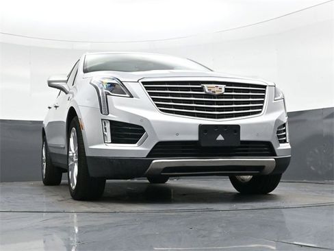Used 2017 Cadillac XT5 Platinum image 33