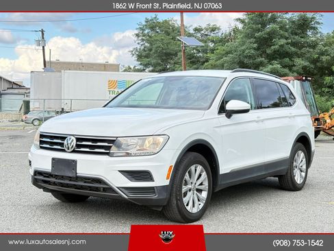 Used 2018 Volkswagen Tiguan SE w/ 3rd Row Seat Package AWD/4WD image 2