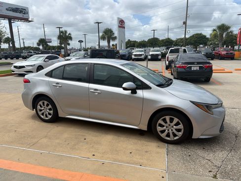 Used 2024 Toyota Corolla LE FWD image 7
