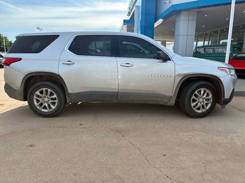 Used 2020 Chevrolet Traverse LS w/ LPO, Floor Liner Package FWD image 4