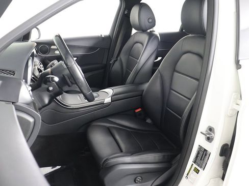 Used 2022 Mercedes-Benz GLC 300 4MATIC w/ Premium Package Lite image 28