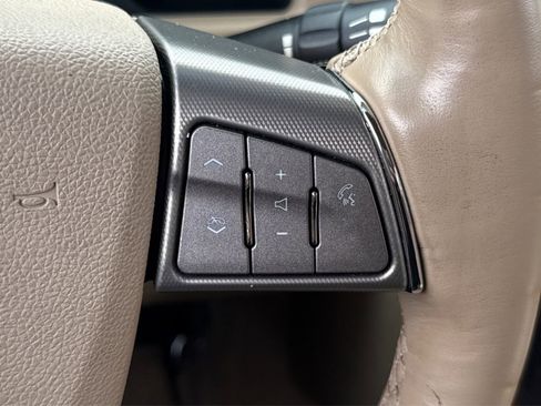 Used 2009 Cadillac XLR RWD image 26