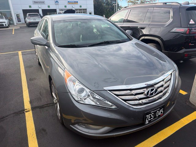 Used 2013 Hyundai Sonata SE FWD image 1