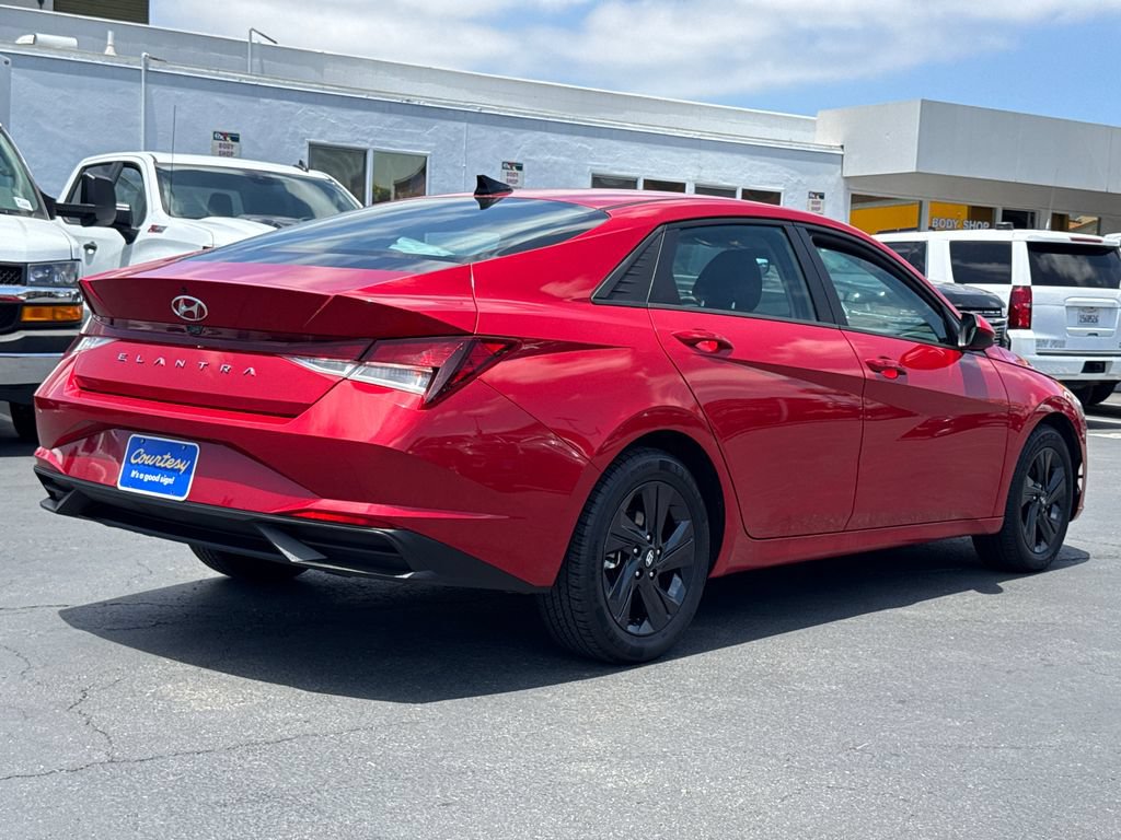 Used 2023 Hyundai Elantra SEL FWD image 12