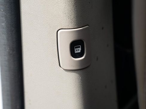 Used 2019 Dodge Grand Caravan SXT FWD image 24
