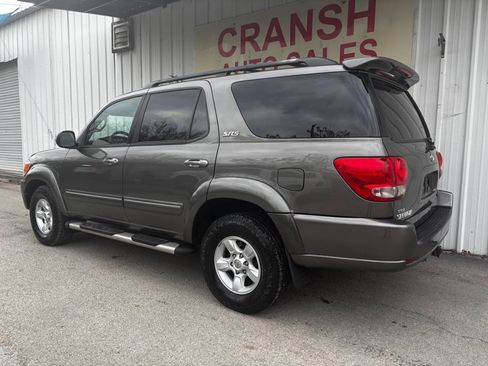 Used 2006 Toyota Sequoia SR5 image 34