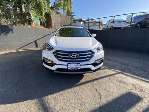 Used 2018 Hyundai Santa Fe Sport 2.0T AWD/4WD image 9