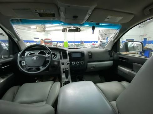 Used 2009 Toyota Sequoia SR5 AWD/4WD image 29