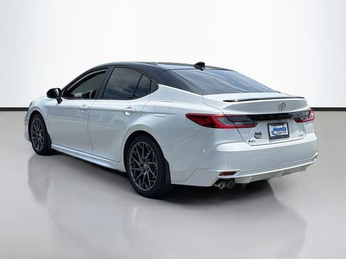 Used 2025 Toyota Camry XSE FWD image 8