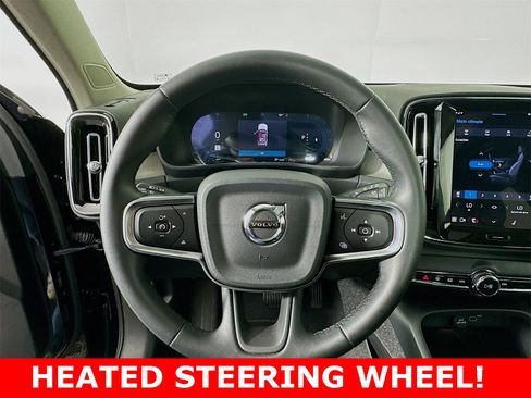 Used 2025 Volvo XC40 B5 Core image 14