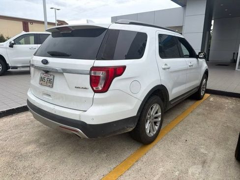 Used 2016 Ford Explorer XLT w/ Equipment Group 201A FWD image 4