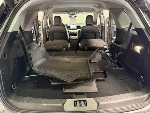 Used 2023 Ford Explorer XLT w/ Equipment Group 202A AWD/4WD image 29