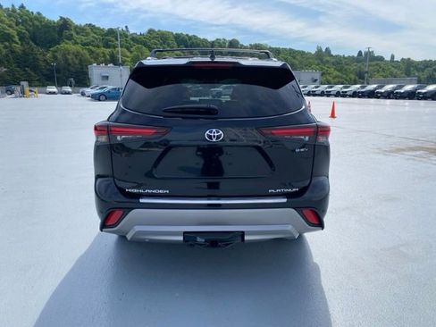 New 2026 Toyota Highlander Platinum AWD/4WD image 9
