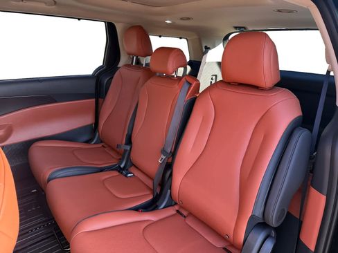 New 2026 Kia Carnival SX image 13