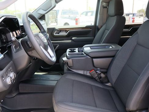 New 2026 GMC Sierra 3500 SLE w/ SLE Convenience Package AWD/4WD image 16