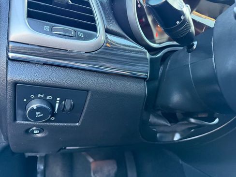 Used 2019 Jeep Grand Cherokee Limited image 29