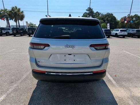 New 2025 Jeep Grand Cherokee L Laredo image 8
