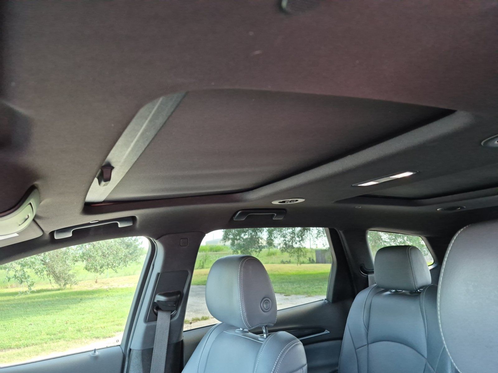 Used 2022 Buick Enclave Essence w/ Experience Buick Package FWD image 19
