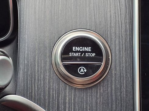 Used 2025 Mercedes-Benz GLC 43 AMG 4MATIC image 15