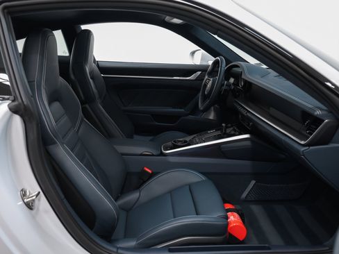 Used 2025 Porsche 911 Turbo S image 39