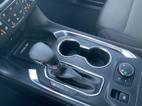 Certified 2023 Chevrolet Traverse LT image 28