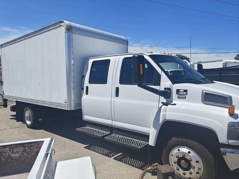 Used 2004 Chevrolet Kodiak C4500 2WD Crew Cab image 5