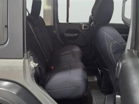Used 2019 Jeep Wrangler Unlimited Sport S image 27