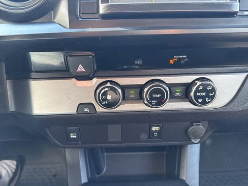 Used 2018 Toyota Tacoma SR image 24