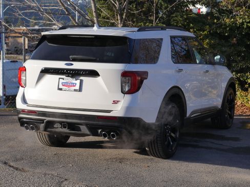 Certified 2022 Ford Explorer ST w/ Equipment Group 401A image 27