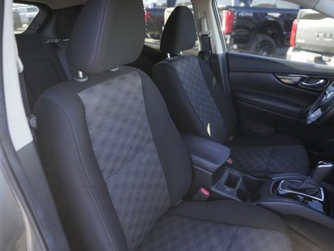 Used 2021 Nissan Rogue Sport SV image 19