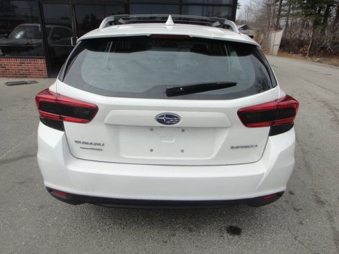 Used 2021 Subaru Impreza 2.0i Premium image 5