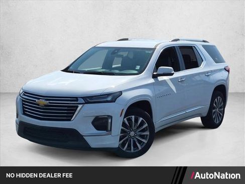 Used 2023 Chevrolet Traverse Premier FWD image 1