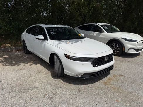 Used 2024 Honda Accord Touring image 7