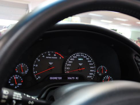 Used 2004 Chevrolet Corvette Convertible w/ Preferred Equipment Group image 25