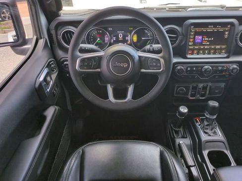 Used 2023 Jeep Wrangler Unlimited Sahara w/ Cold Weather Group AWD/4WD image 16