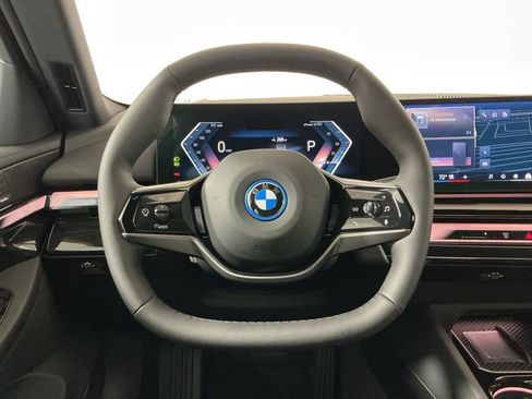 New 2026 BMW i5 eDrive40 w/ Premium Package image 17