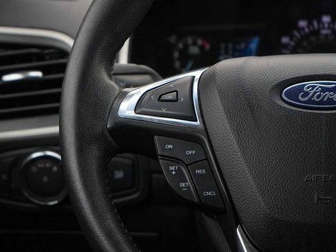 Used 2020 Ford Edge SEL image 17