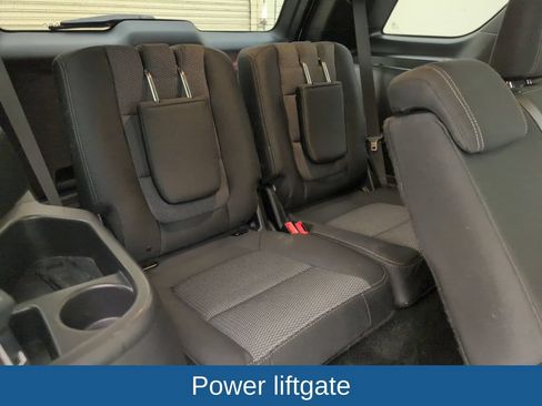 Used 2017 Ford Explorer XLT w/ Equipment Group 201A FWD image 16