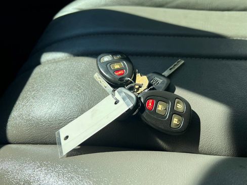 Used 2018 Chevrolet Express 3500 3500 3dr Cargo Van w/ Driver Convenience Package image 14