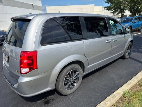 Used 2018 Dodge Grand Caravan SE FWD image 5