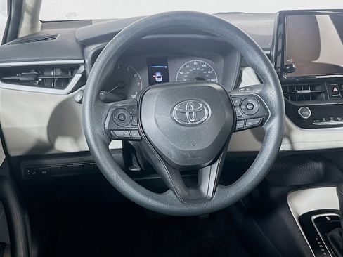 Used 2025 Toyota Corolla LE FWD image 18
