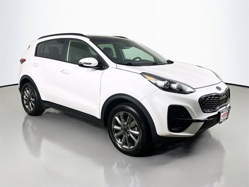 Certified 2022 Kia Sportage Nightfall Edition w/ Nighfall AWD Premium Package image 15