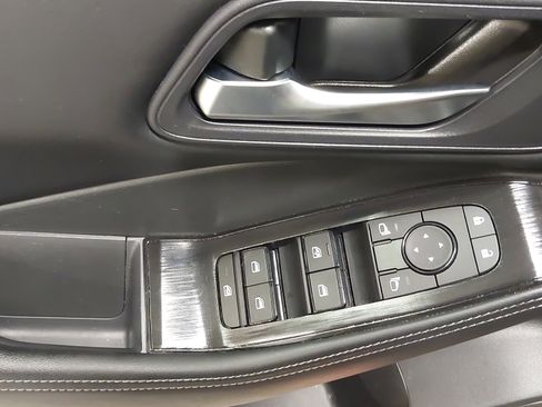 Used 2024 Nissan Rogue SV AWD/4WD image 25